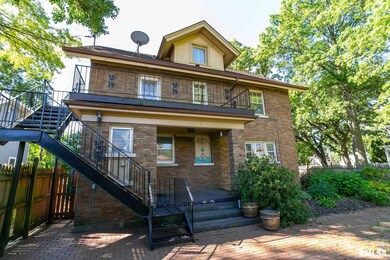 822 E Locust St, Davenport, IA 52803 - photo 4