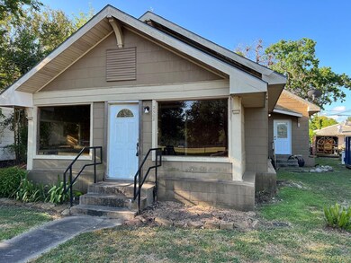 2508 8th St, Bay City, TX 77414 - photo 2