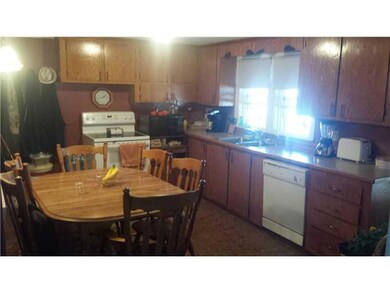 29 Beech St, Woonsocket, RI 02895 - photo 4