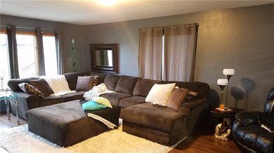 1506 1/2 W 4th St N, Newton, IA 50208 - photo 4