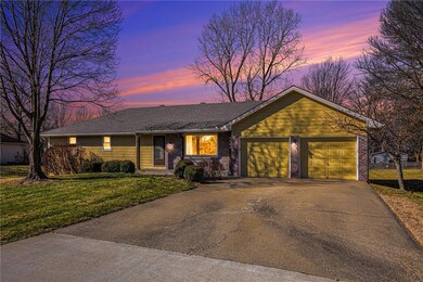 5560 Meadow View Dr, Shawnee, KS 66226 - photo 3