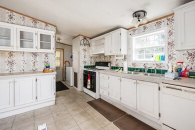 53 Pheasant Dr, Middleton, NH 03887 - photo 2