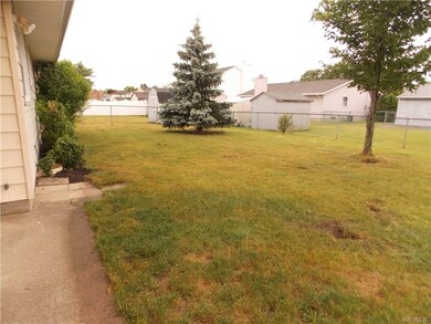 nice size fenced back yard