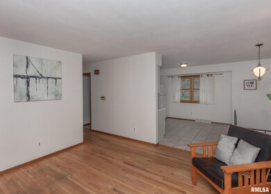 2214 W 34th St, Davenport, IA 52806 - photo 5