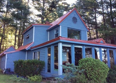 Classic Maine Cottage on the shore...