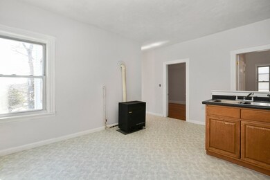8 Lund St, Worcester, MA 01607 - photo 6