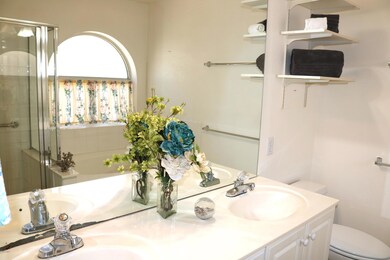 EDNA MASTER BATH