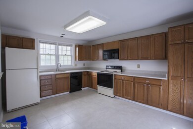 10703 Kings Riding Way unit 201, Rockville, MD 20852 - photo 5
