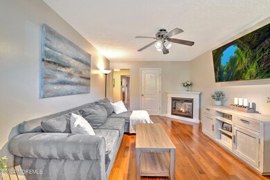 LIVING ROOM 3 (1)