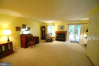 1519 Ashburnham Dr, Crofton, MD 21114 - photo 4