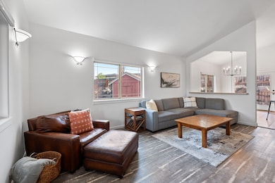 4-web-or-mls-63101-Watercress-Way-Bend-1