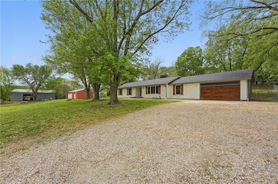 1633 N 600 Rd, Baldwin City, KS 66006 - photo 3