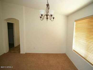 023-280517 dining room_