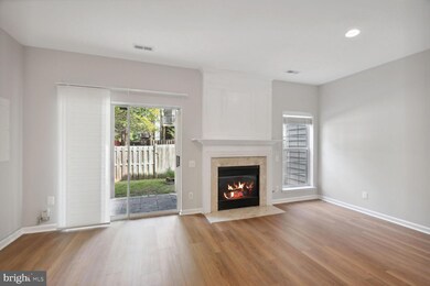 1125 Cypress Tree Place, Herndon, VA 20170 - photo 4