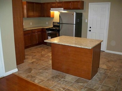 811 Hohl St, Houston, TX 77022 - photo 5