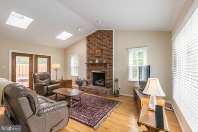 13368 Meadowsweet Dr, Fairfax, VA 22033 - photo 7