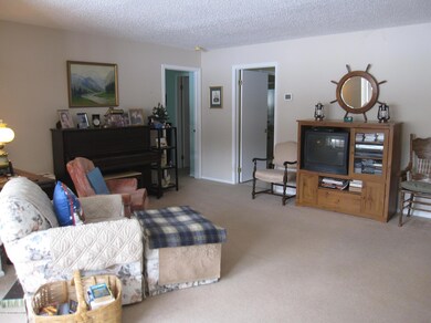 19 Snowberry Ct unit 299, Red Bank, NJ 07701 - photo 5