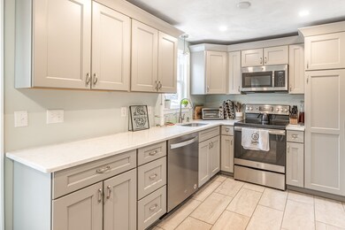 65 Greenough St unit 2, Haverhill, MA 01832 - photo 7