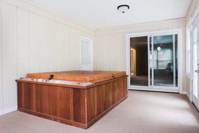 sunroom/hottub