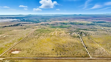 22072 E 1500 Rd, Roosevelt, OK 73564 - photo 2