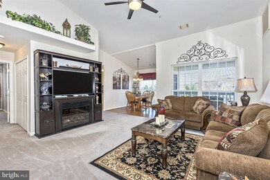 2509 Shelley Cir unit 3B, Frederick, MD 21702 - photo 2