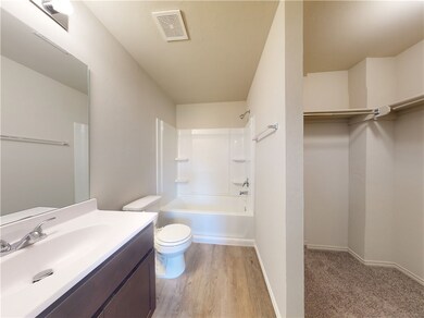 2418 S Ouachita Dr, Fayetteville, AR 72701 - photo 6