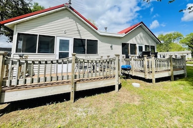 W983 W North Shore Dr unit 6, Montello, WI 53949 - photo 2