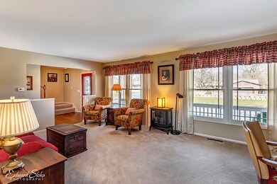 1221 Surrey Ct, Algonquin, IL 60102 - photo 3