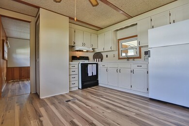 21 Rebecca Ave, Hudson, MA 01749 - photo 2