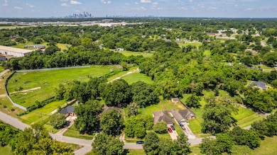 7113 Elbert St, Houston, TX 77028 - photo 5