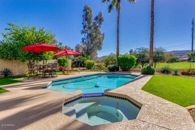 RESORT LIKE BACK YARD