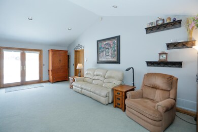 8940 N 43rd St-305