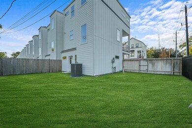 5344 Donovan Gardens Ln, Houston, TX 77091 - photo 2