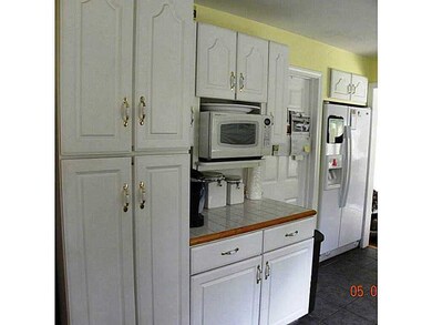 273 Forbes St, Riverside, RI 02915 - photo 3