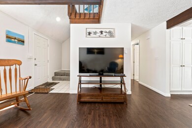 8 Linscott Way_111