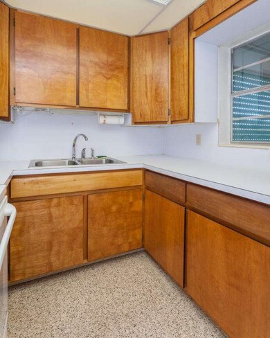 172 Ocean Blvd-15