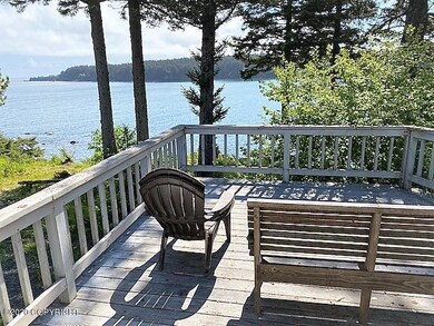 3922 Cliffside Rd - Back Deck