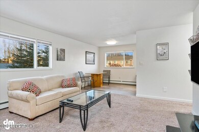 03-Unit 1 Living Room_MAX5790