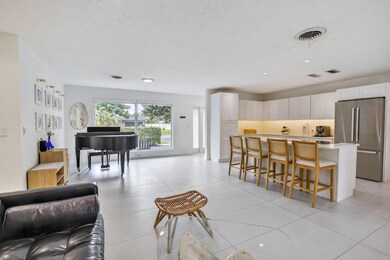 382 S Fig Tree Ln, Plantation, FL 33317 - photo 7