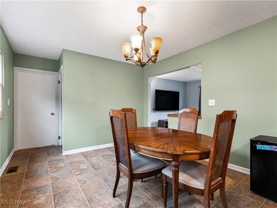 26925 Southwood Ln, Olmsted Falls, OH 44138 - photo 7