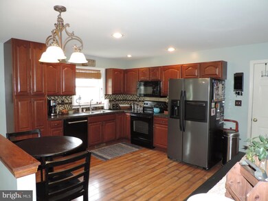 3913 Lyn Cir, Dover, PA 17315 - photo 7