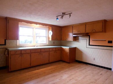 71 Pichette Blvd, Woonsocket, RI 02895 - photo 2