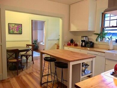 125 University Rd unit 2, Brookline, MA 02445 - photo 2