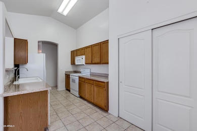 894 S Port Dr, Gilbert, AZ 85233 - photo 7