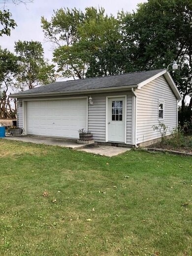 2676 E Maple Dr, Bluffton, IN 46714 - photo 5