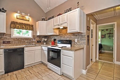 32 Johnson St, North Attleboro, MA 02760 - photo 4