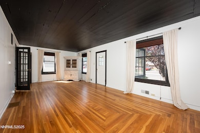 1417 Douglas Ave-16