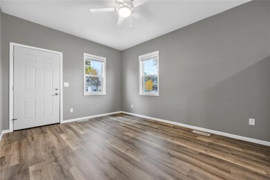 1128 K St SW, Cedar Rapids, IA 52404 - photo 5