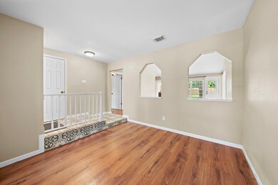 7055 Shady Arbor Ln, Houston, TX 77040 - photo 5