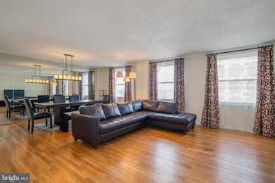 St. Paul at Chase Condominiums unit 1112, Baltimore, MD 21202 - photo 2